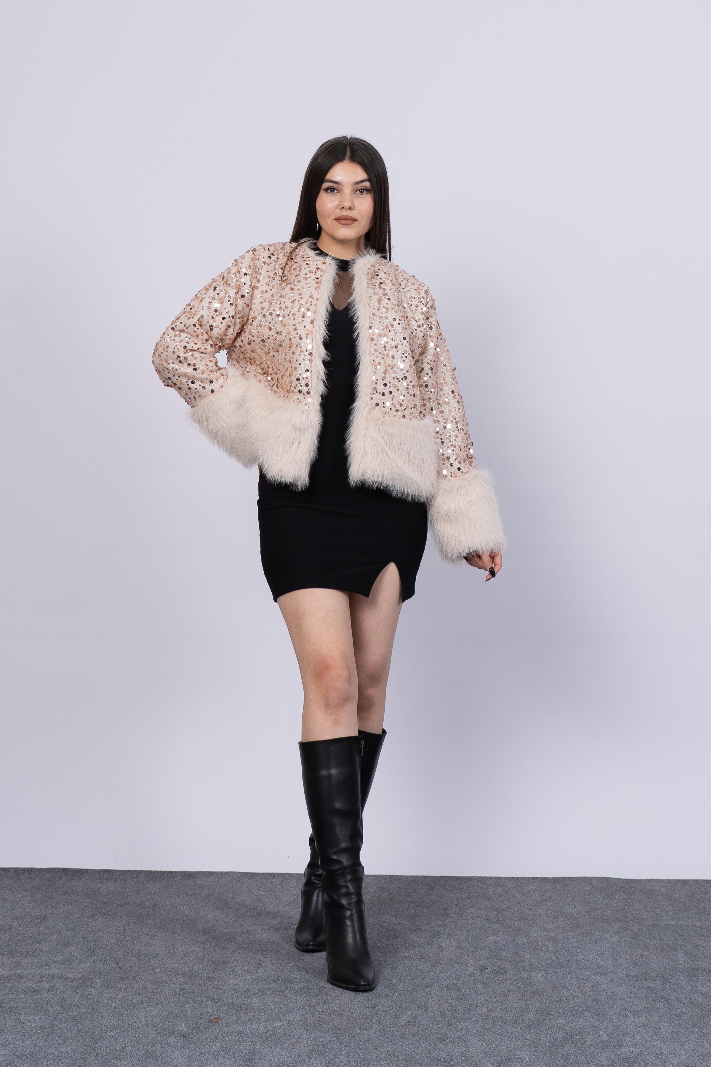 Pullu Ve Kürk Peluş Detaylı Trend Kaban 2586