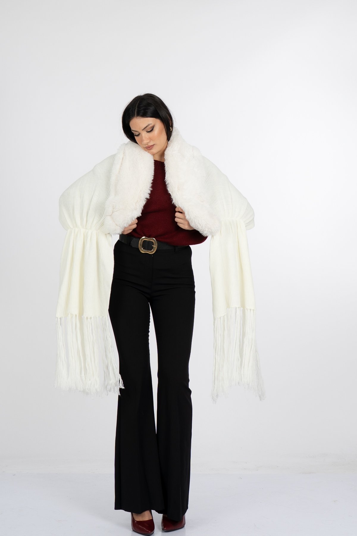 Yaka Kürk Peluş Deataylı Triko Şal 23705