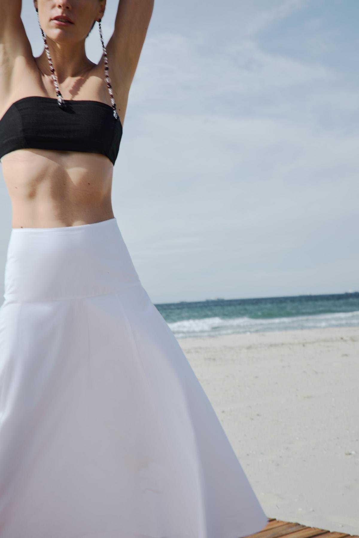 Beyaz Isola Korsajlı Etek