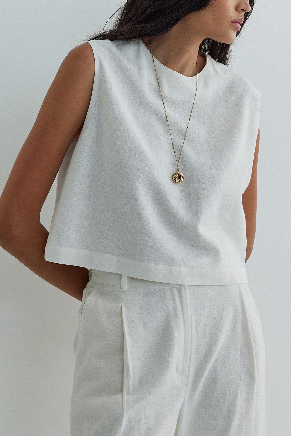 Beyaz Lavin Sıfır Kol Keten Bluz