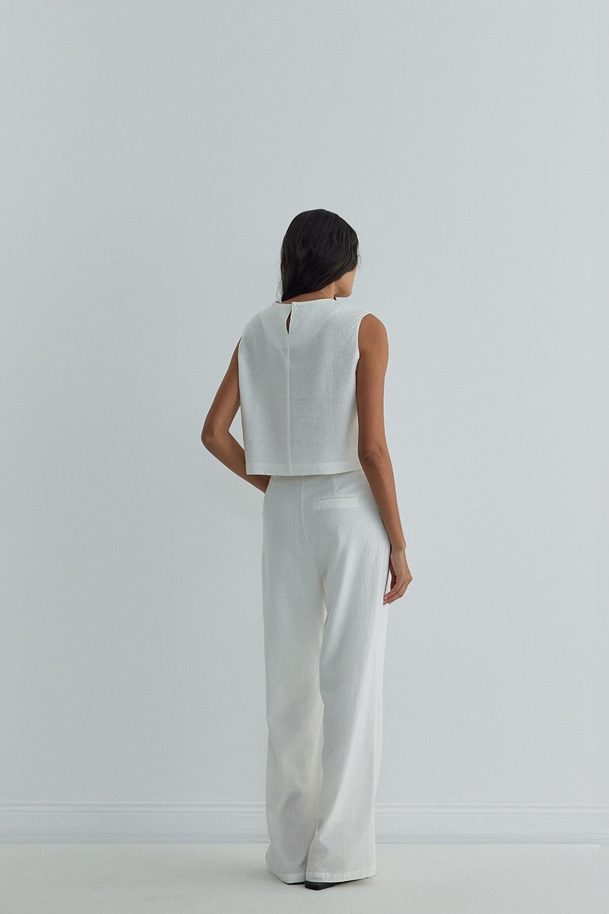 Beyaz Lavin Sıfır Kol Keten Bluz