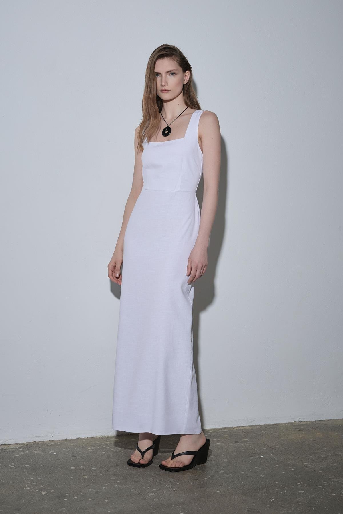 Beyaz Monik Kare Yaka Keten Elbise