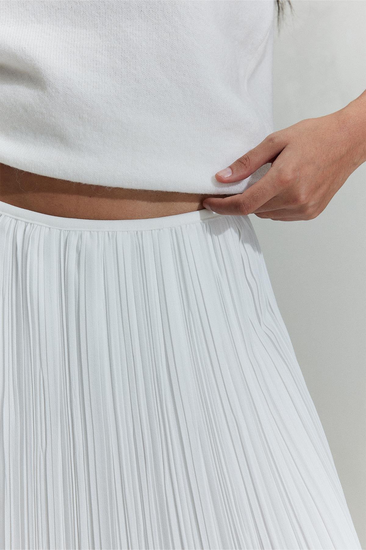 Beyaz Peri Piliseli Etek