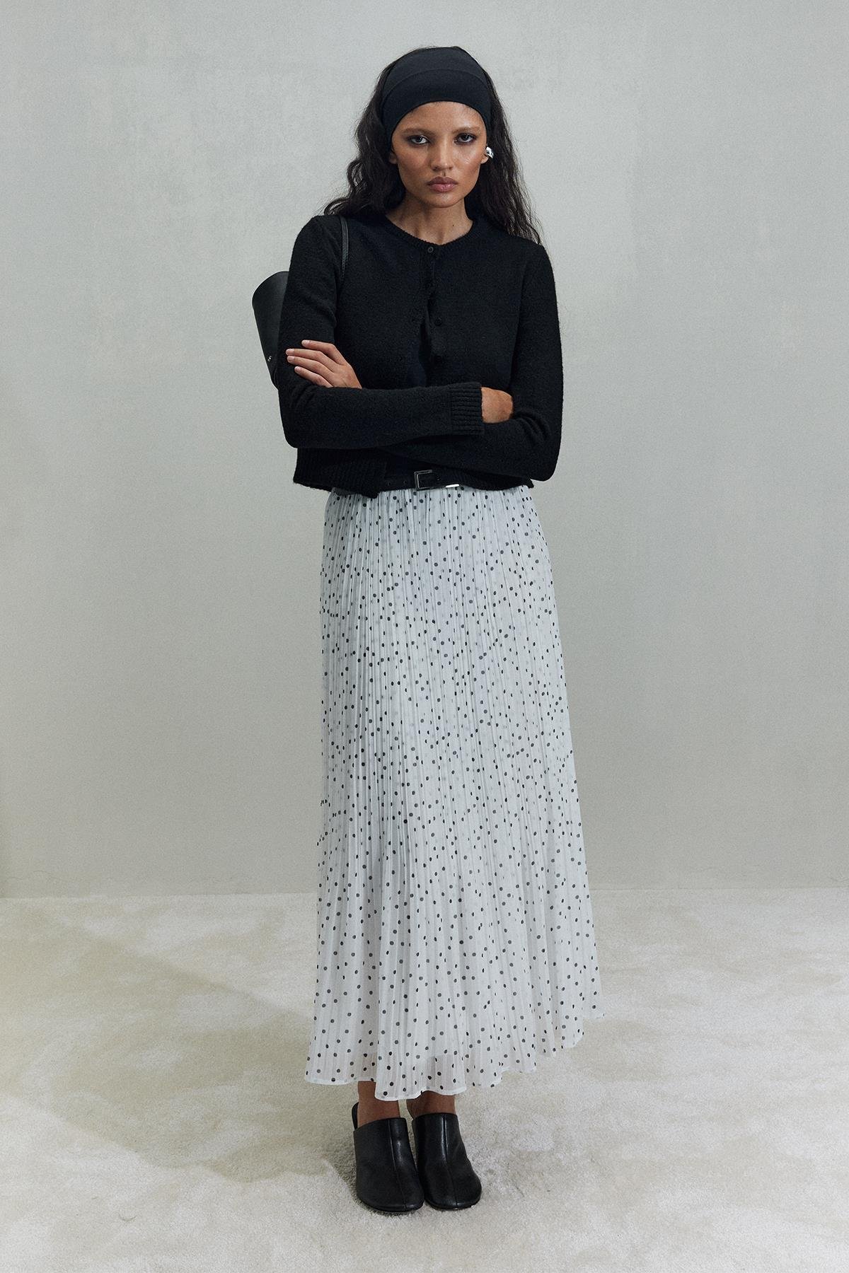 Beyaz Peri Puantiyeli Piliseli Etek