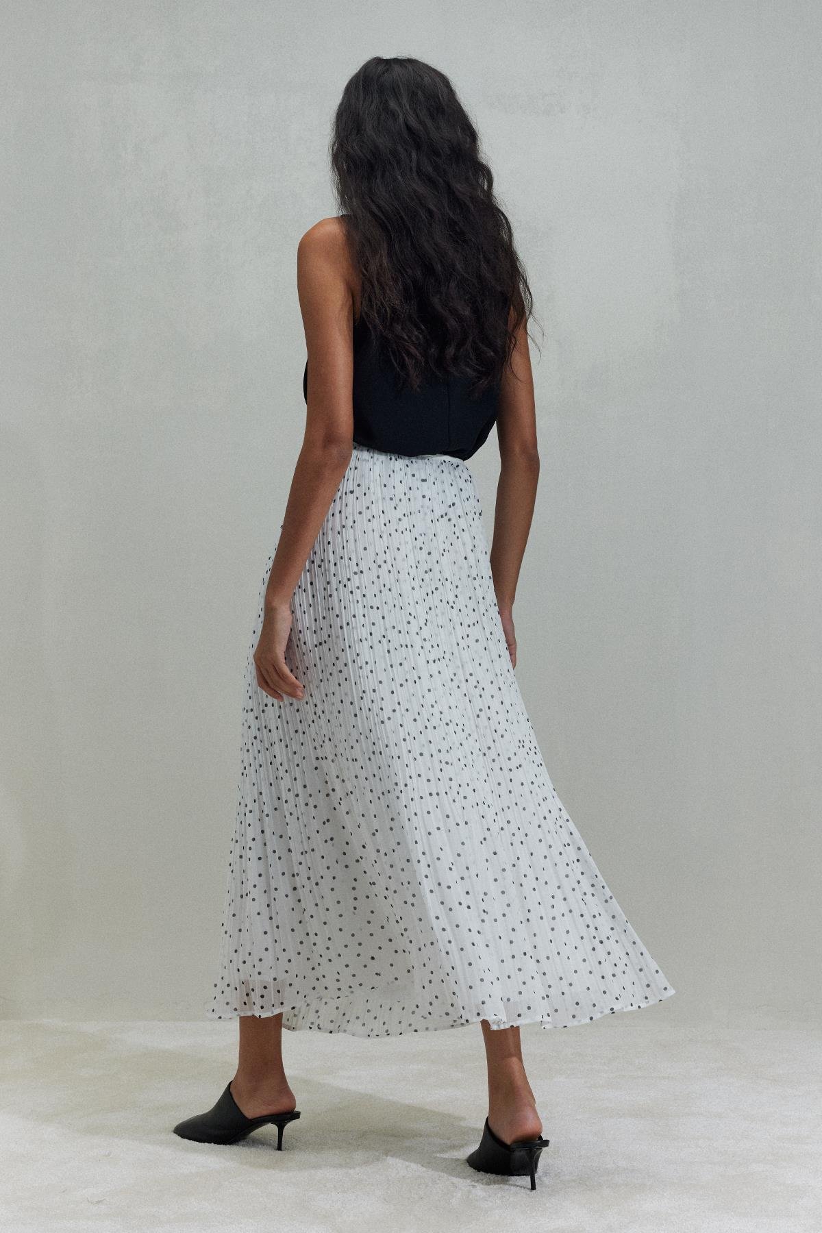 Beyaz Peri Puantiyeli Piliseli Etek