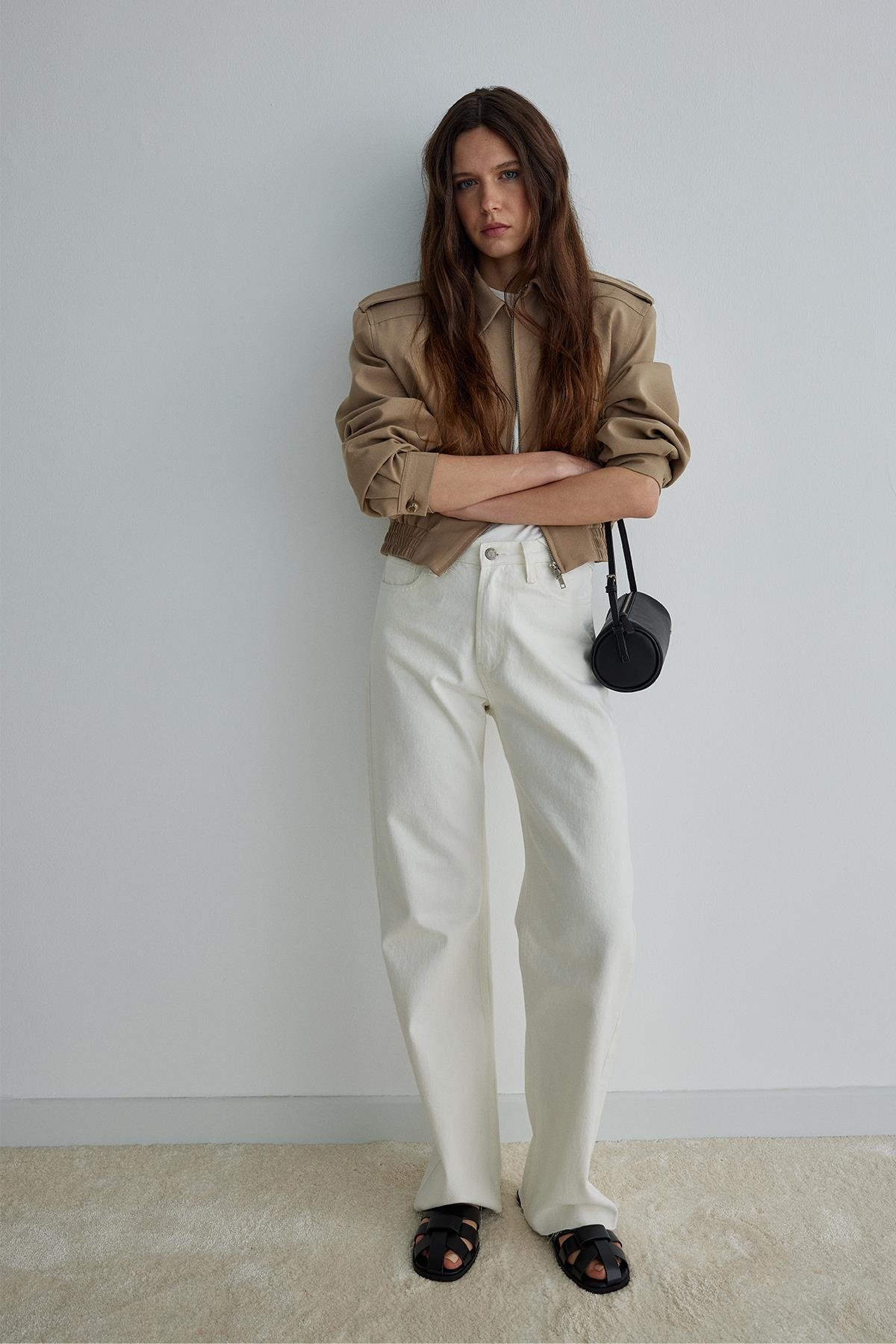 Relaxed Wide Leg Jeans