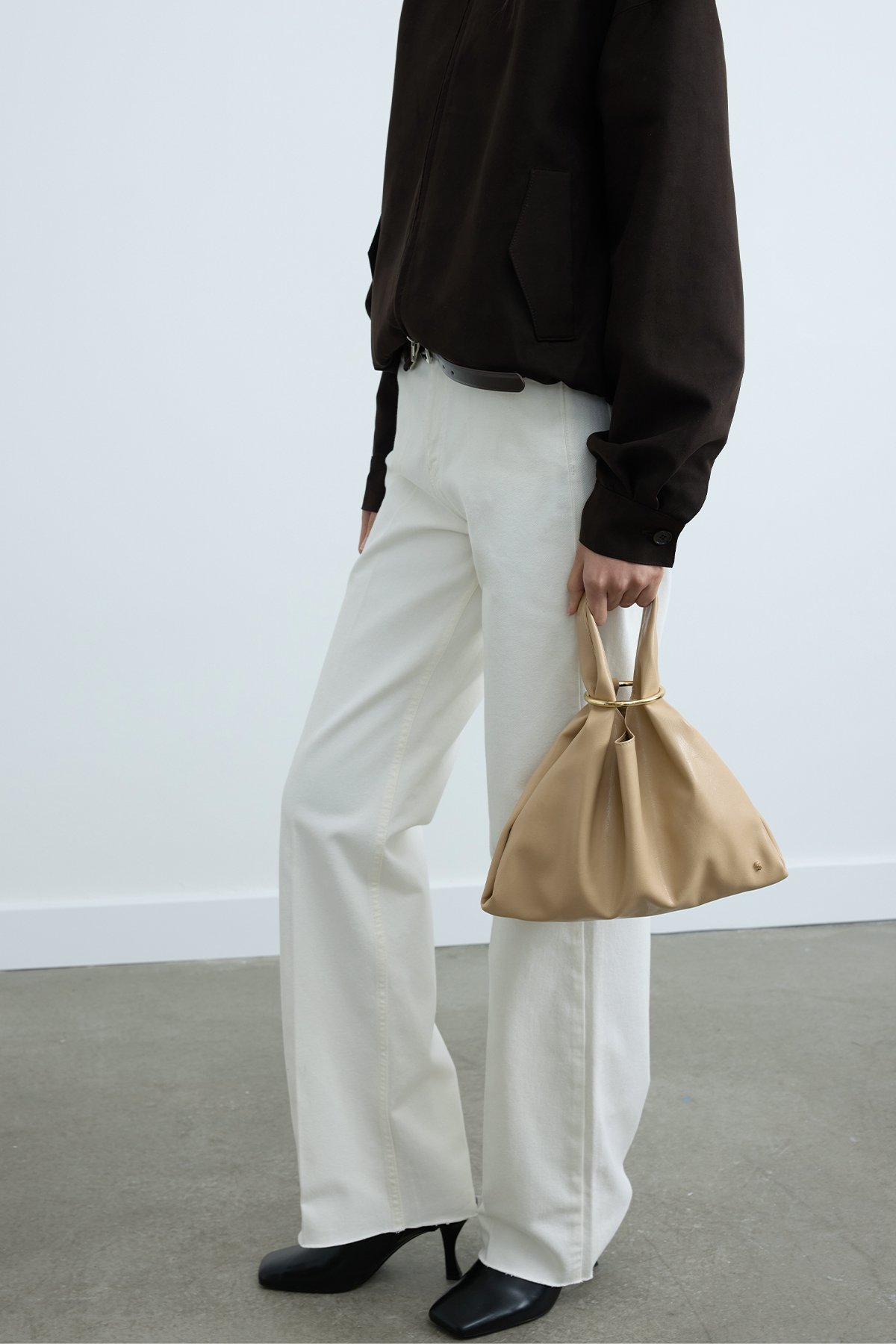 Relaxed Wide Leg Jeans