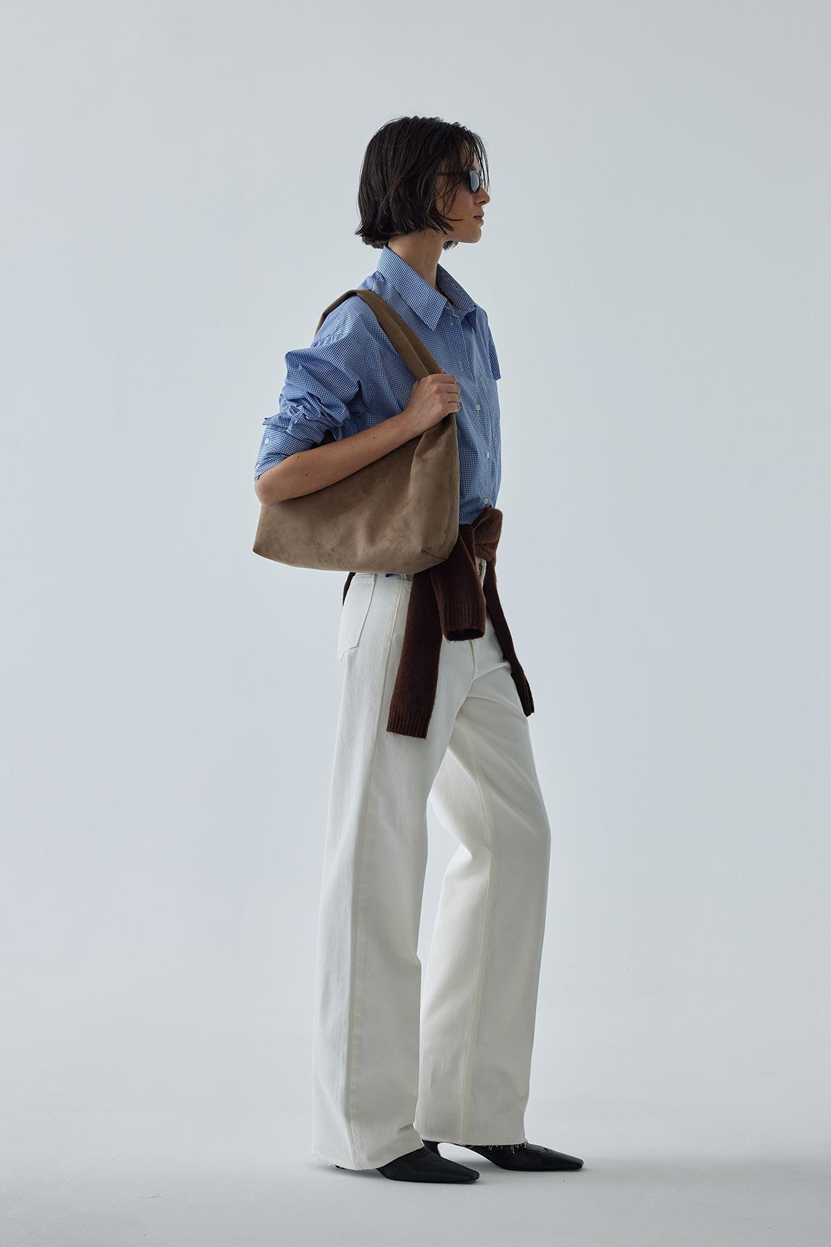 Relaxed Wide Leg Jeans