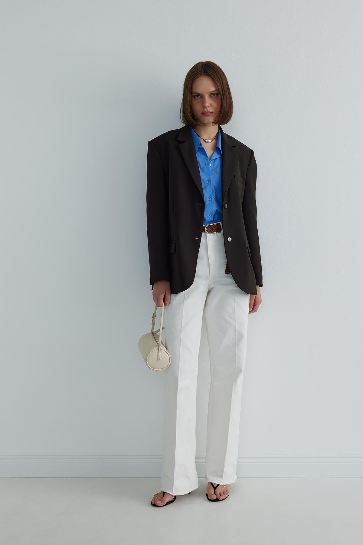 Relaxed Wide Leg Jeans