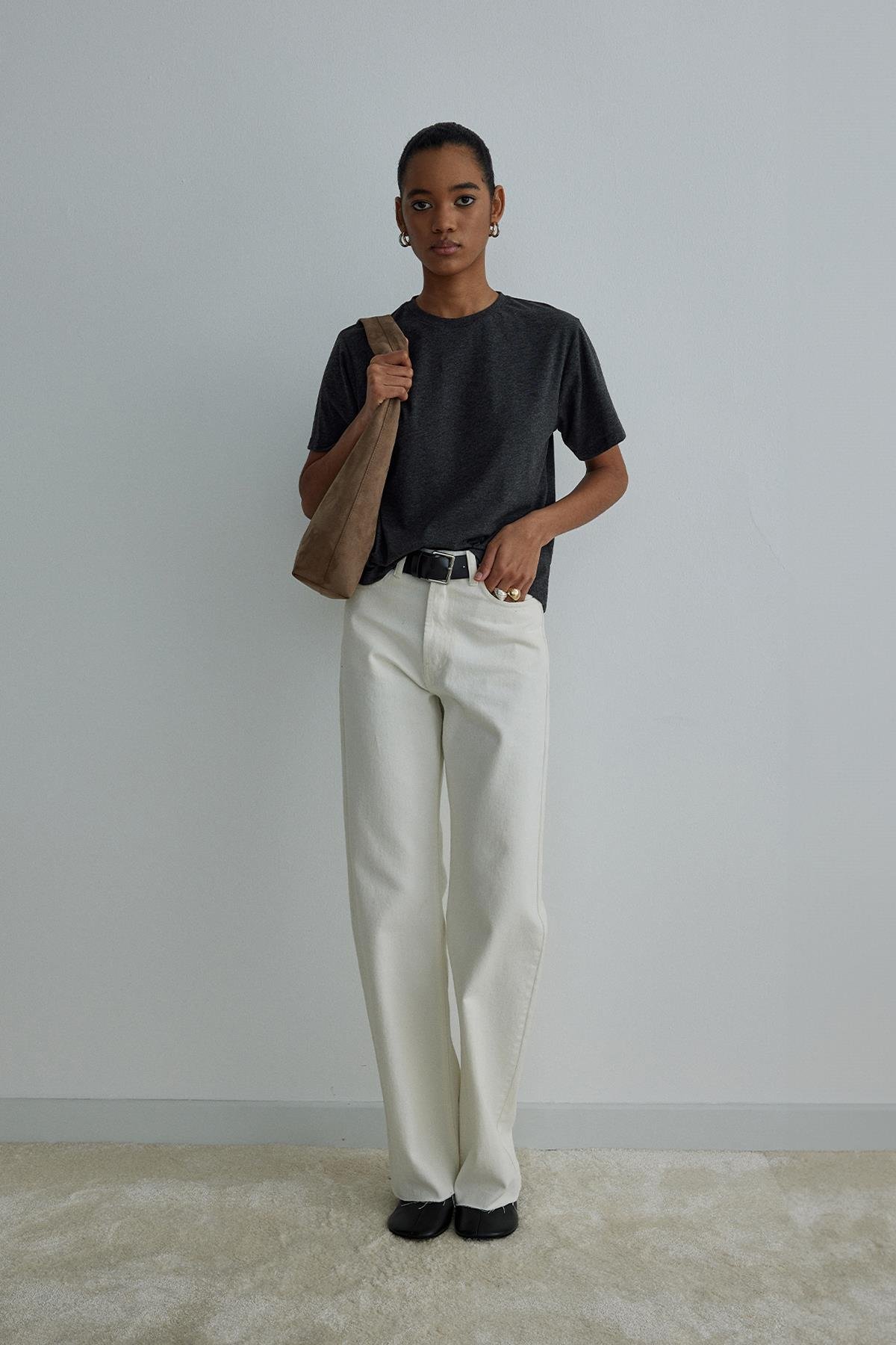 Relaxed Wide Leg Jeans