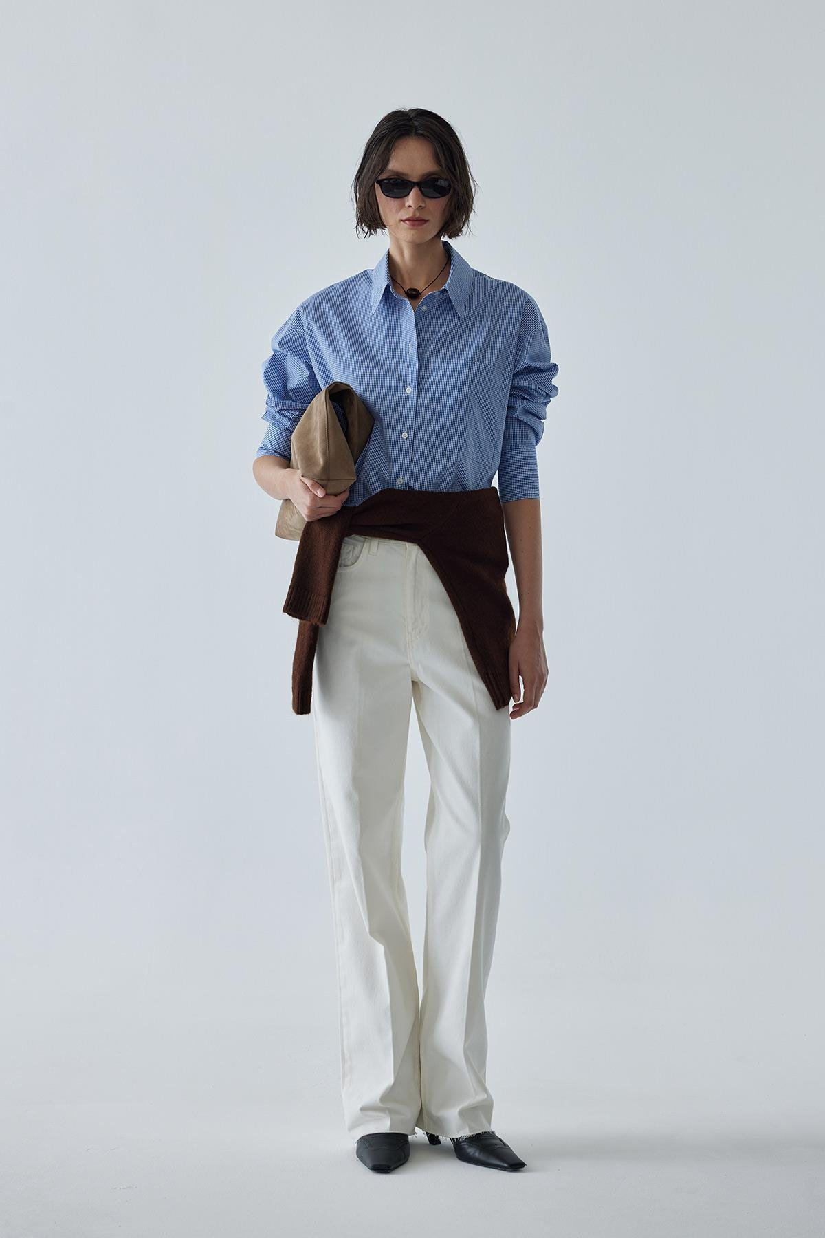 Relaxed Wide Leg Jeans