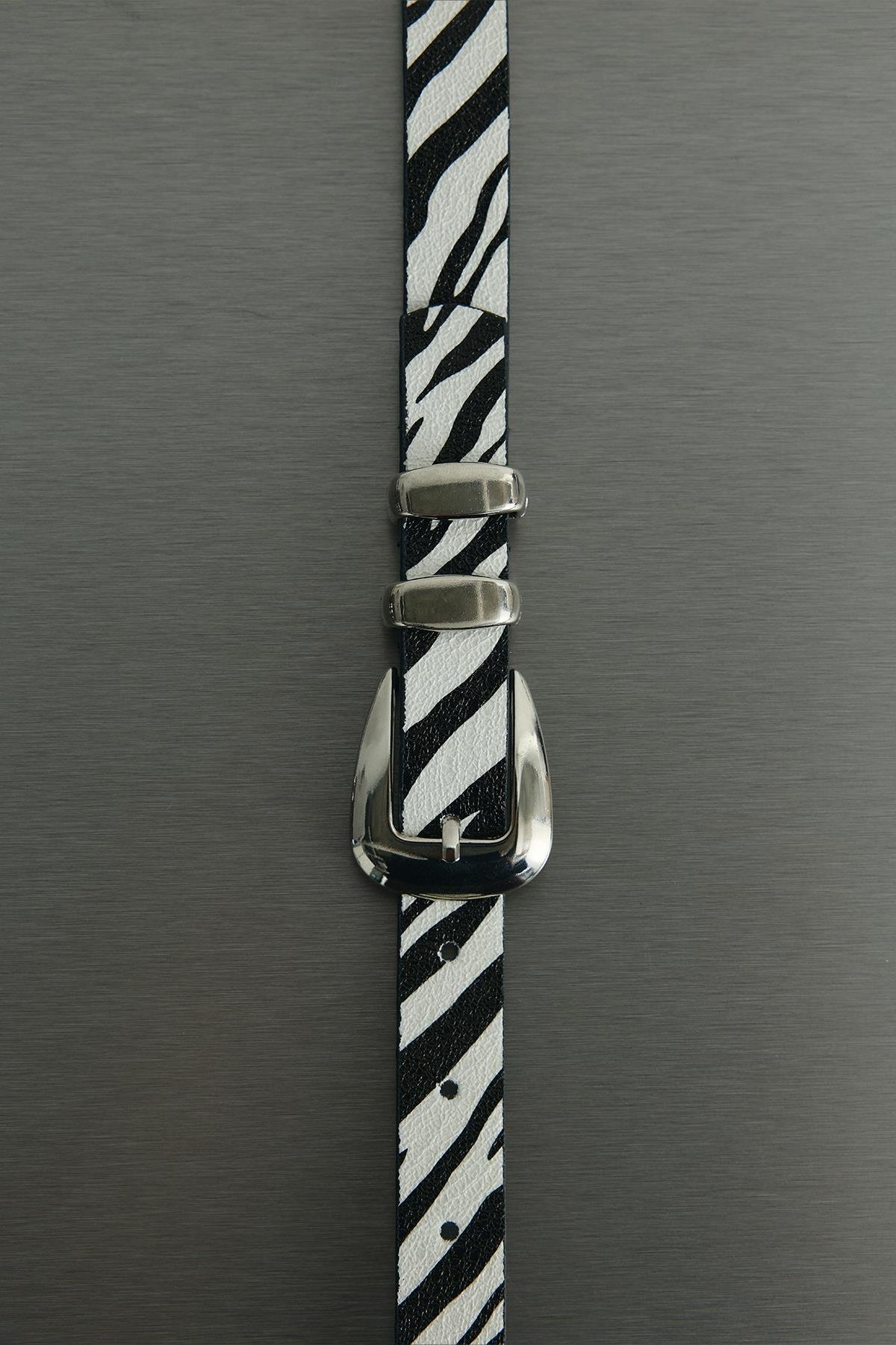 Beyaz Zebra Desenli Kemer