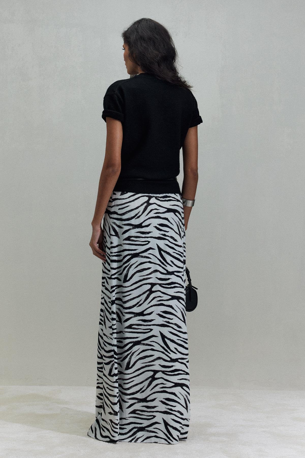 Beyaz Zebra Maxi Saten Etek