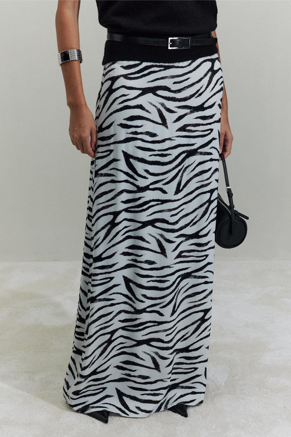 Beyaz Zebra Maxi Saten Etek