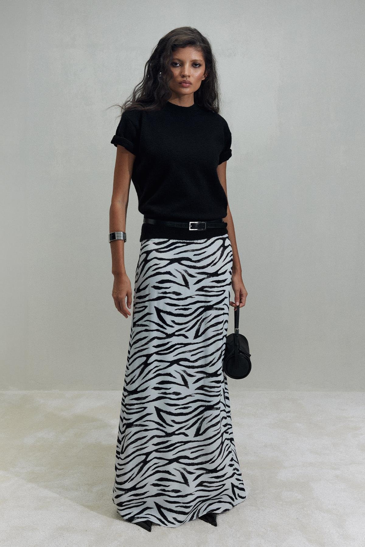 Beyaz Zebra Maxi Saten Etek