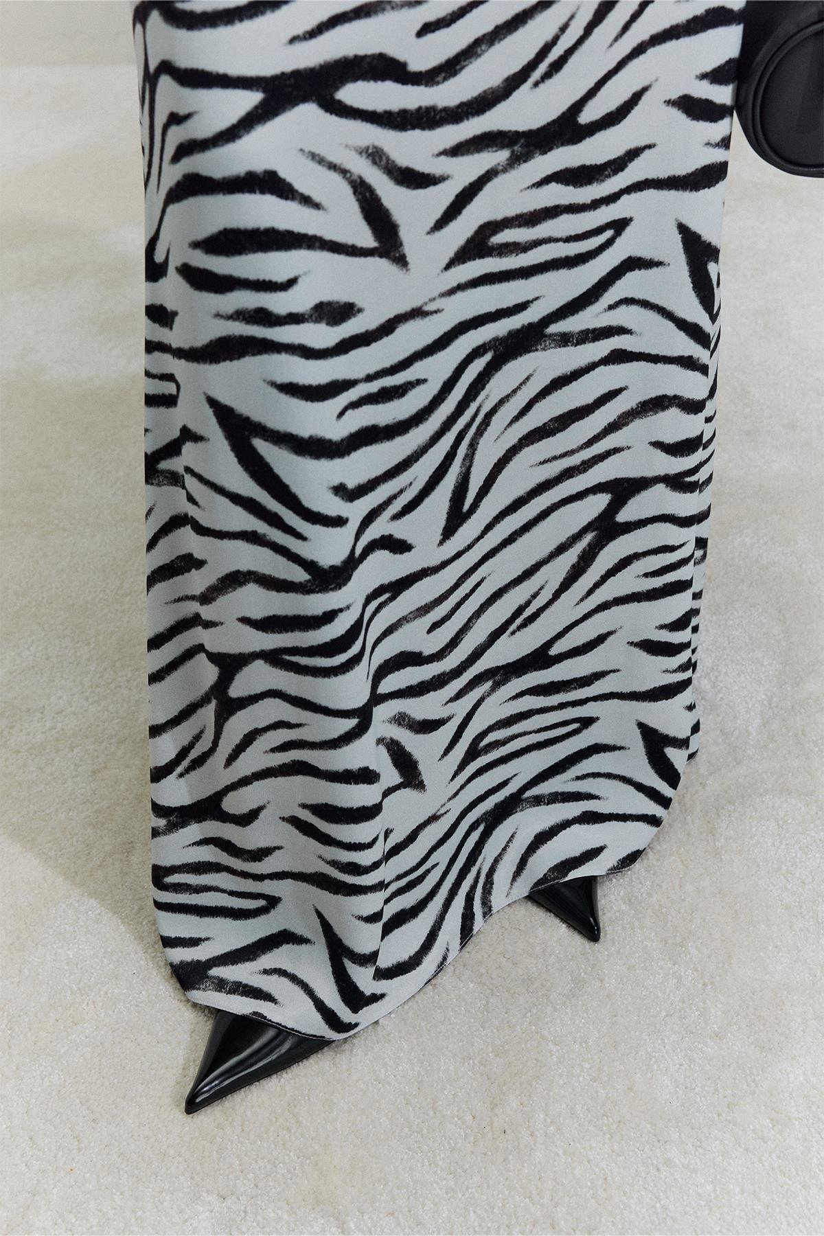Beyaz Zebra Maxi Saten Etek