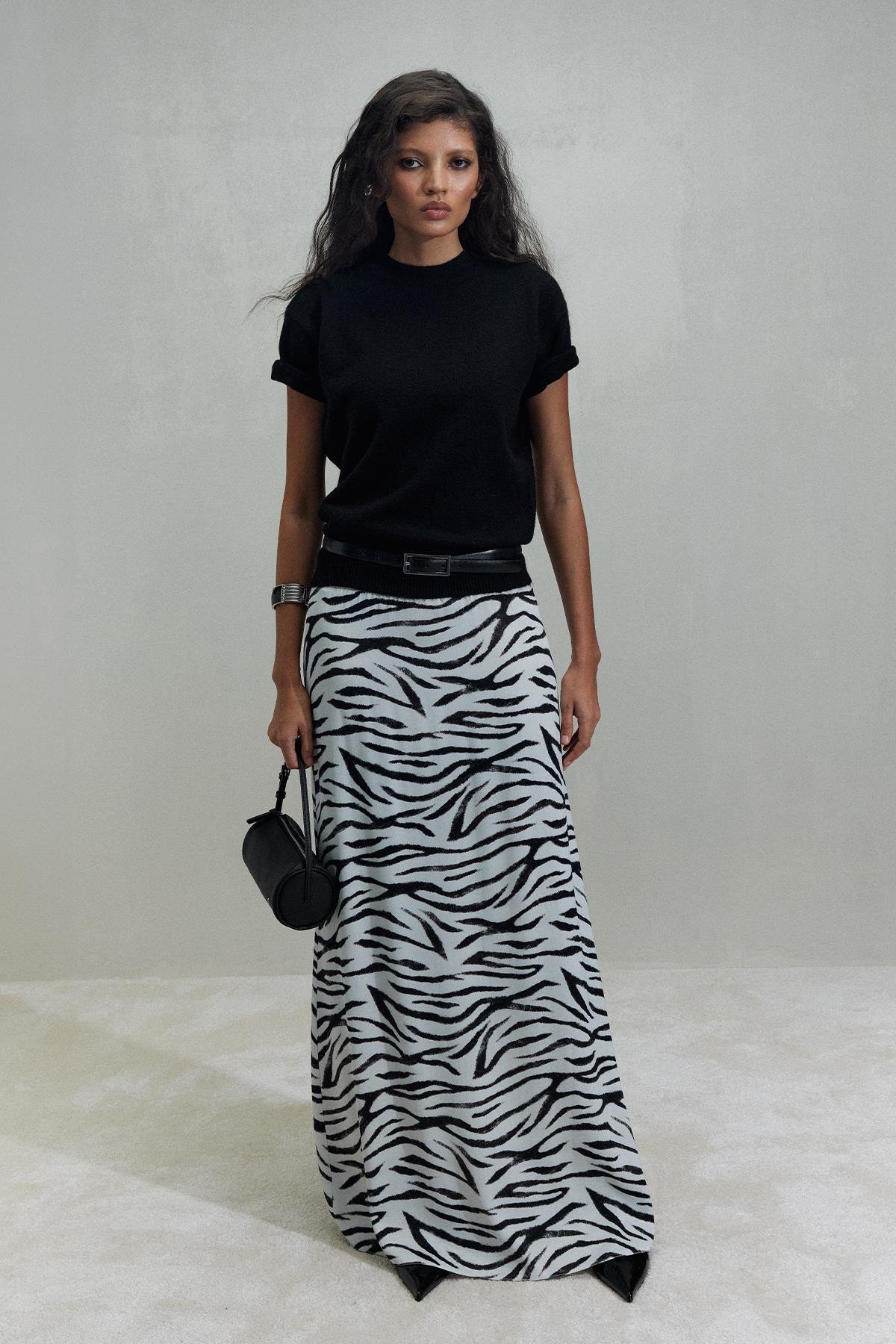 Beyaz Zebra Maxi Saten Etek