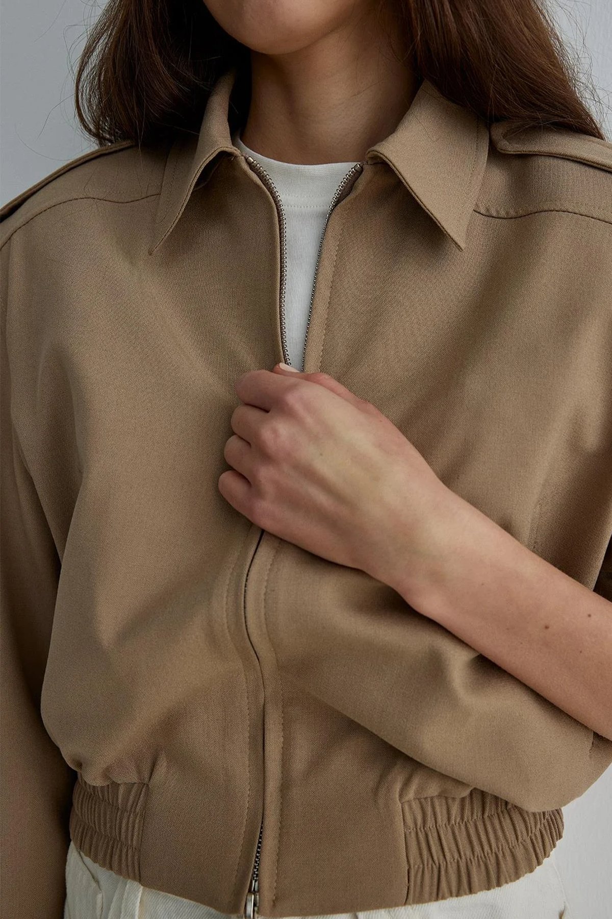 Camel Cooper Crop Bomber Ceket