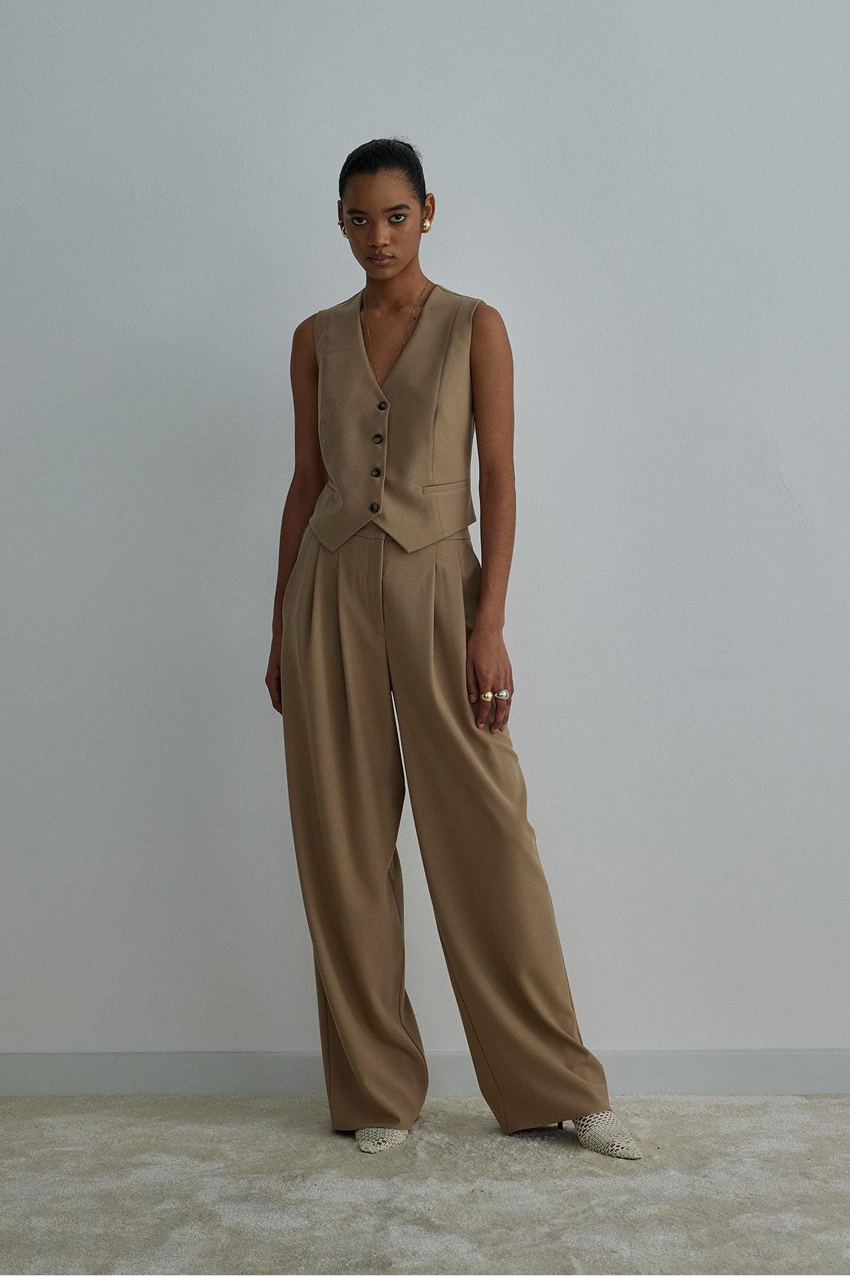 Camel Mina Wide-Leg Trousers with Pleats