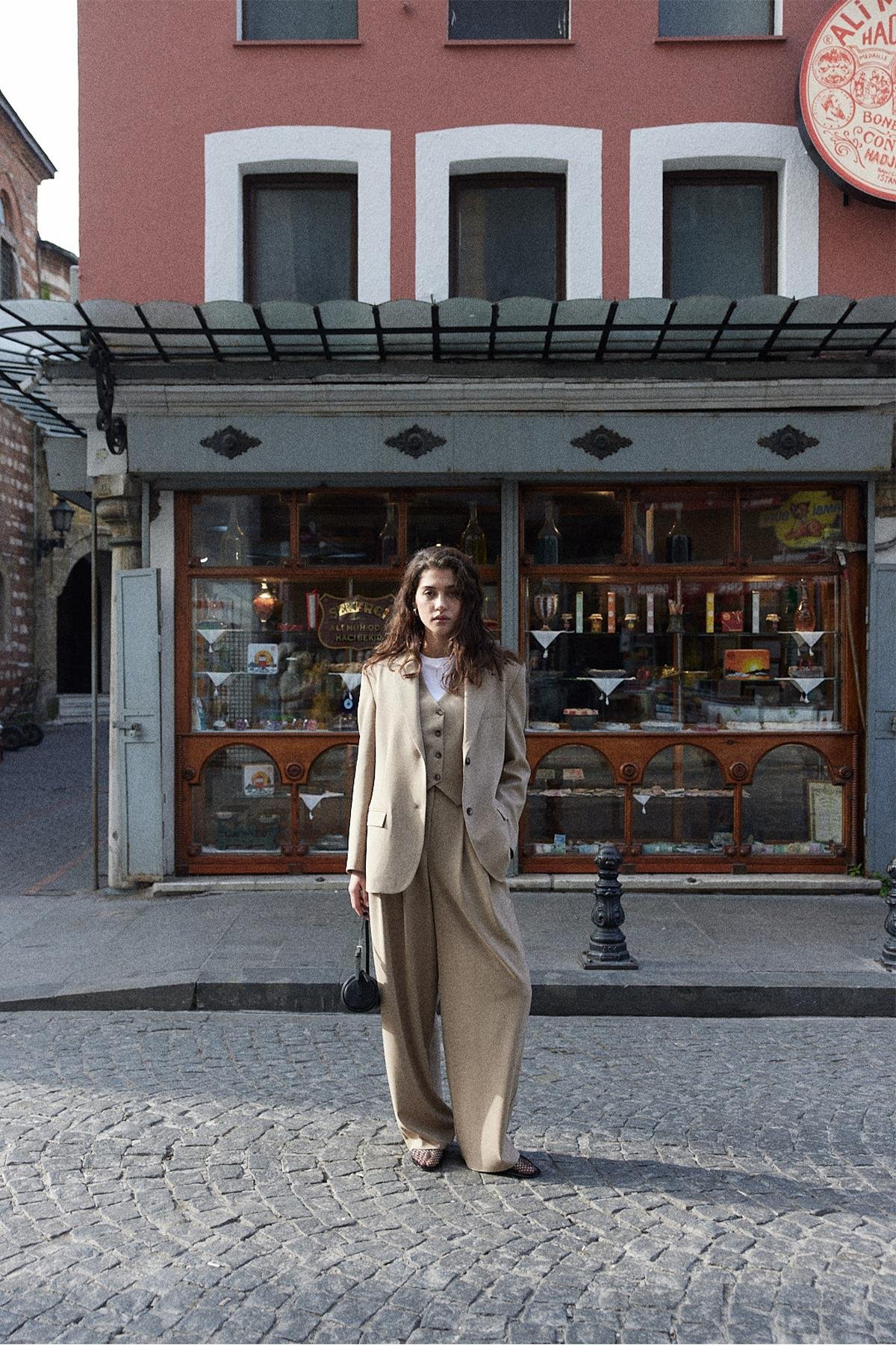 Mina Düğmeli Crop Yelek