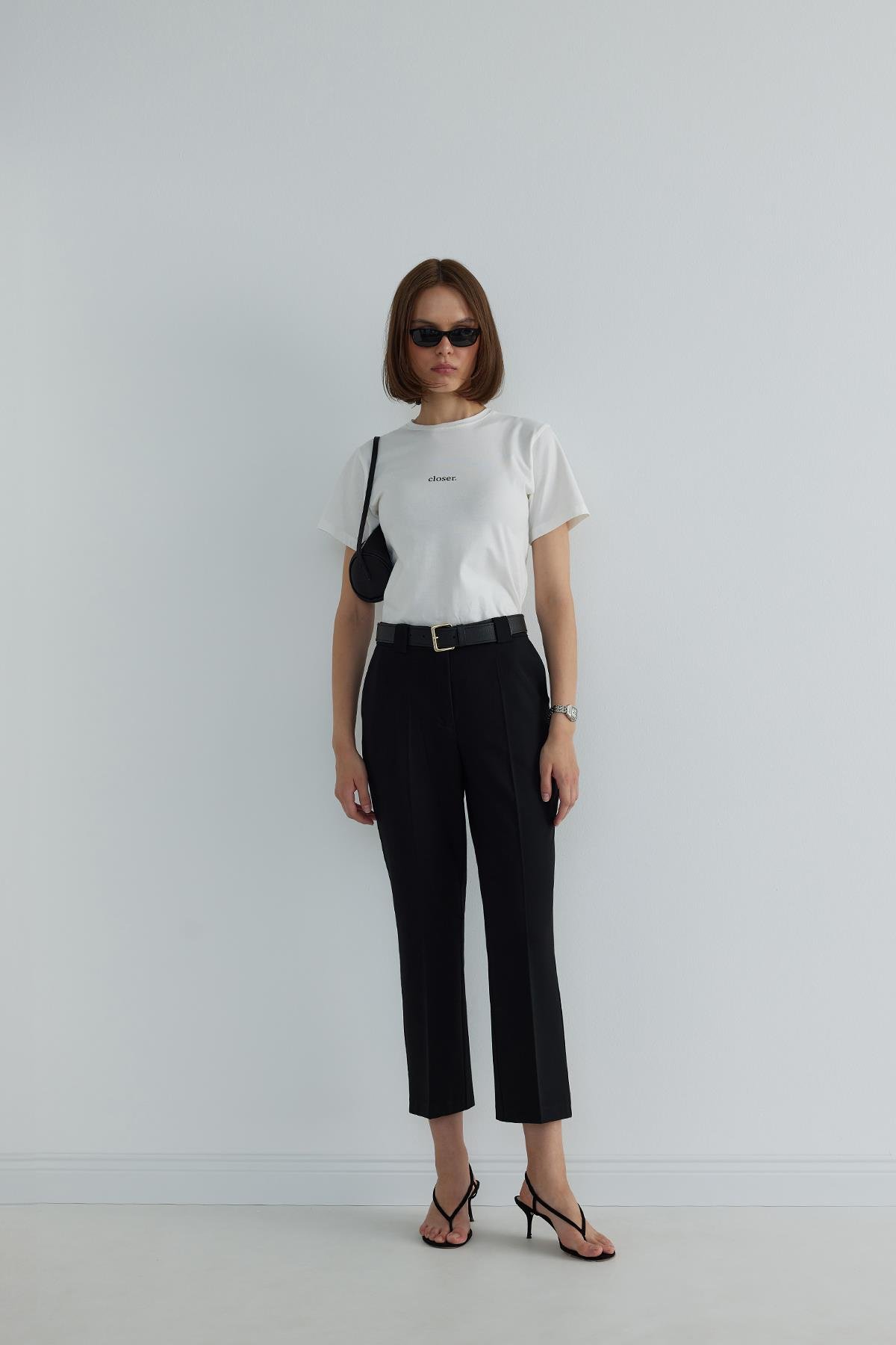 Ekru Closer Baskılı Tişört