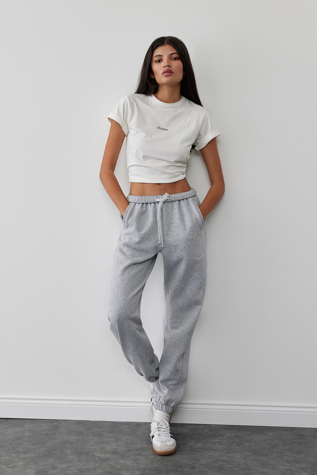 Ekru Closer Baskılı Tişört