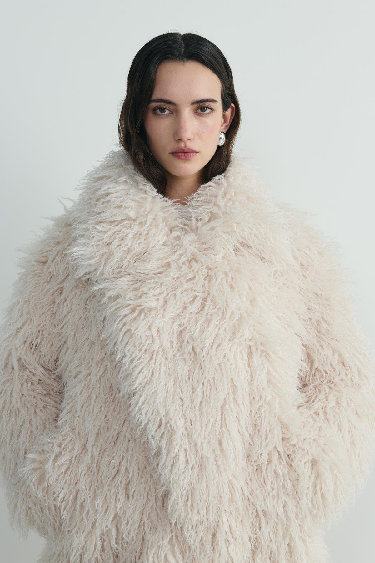 Ekru Core Geniş Yakalı Kürk Ceket