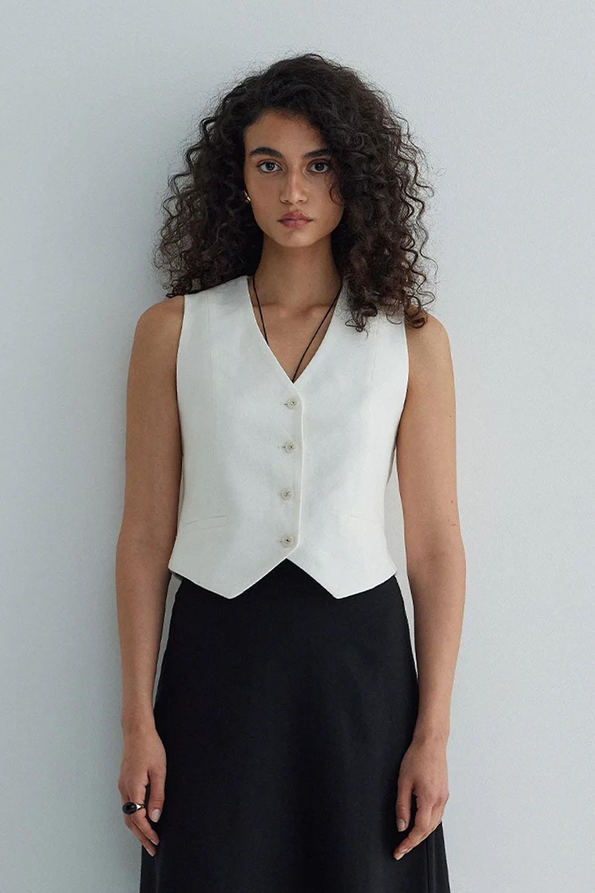 Gabriel Buttoned Linen Vest