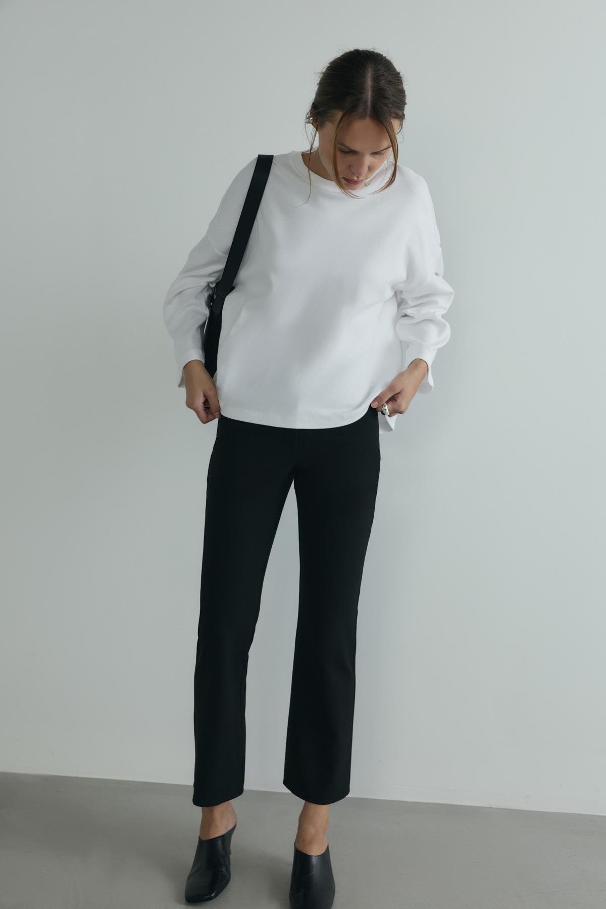 Ekru Katie Uzun Kollu Oversize Tişört