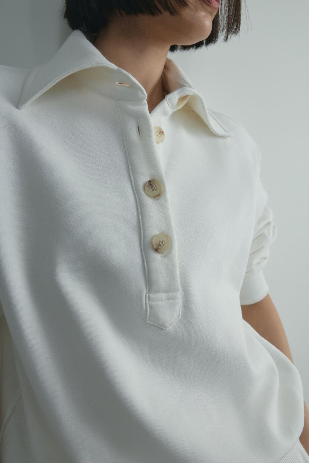 Ekru Polo Yaka Düğmeli Sweatshirt