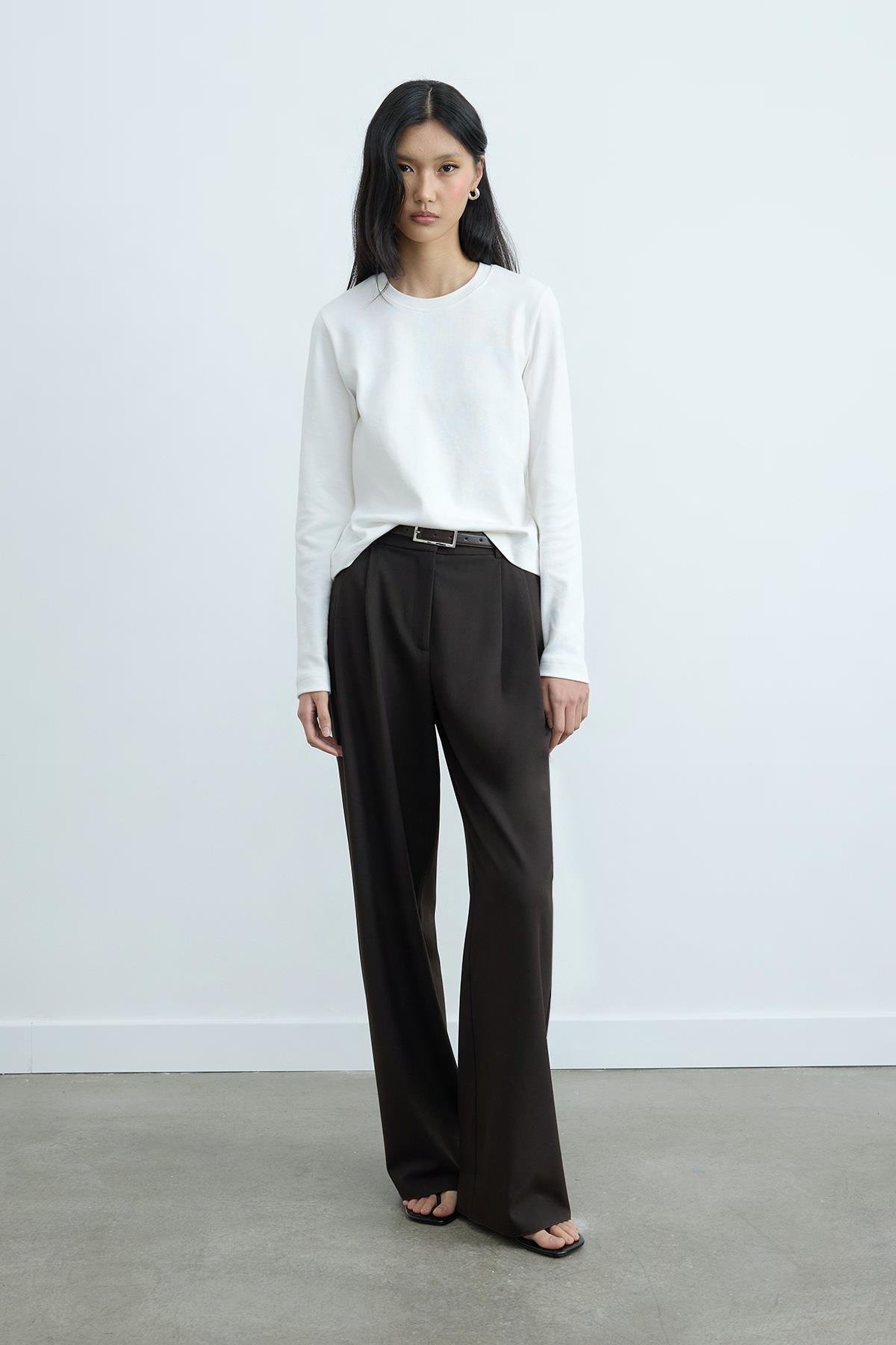 Rumi Basic Long-Sleeve T-shirt