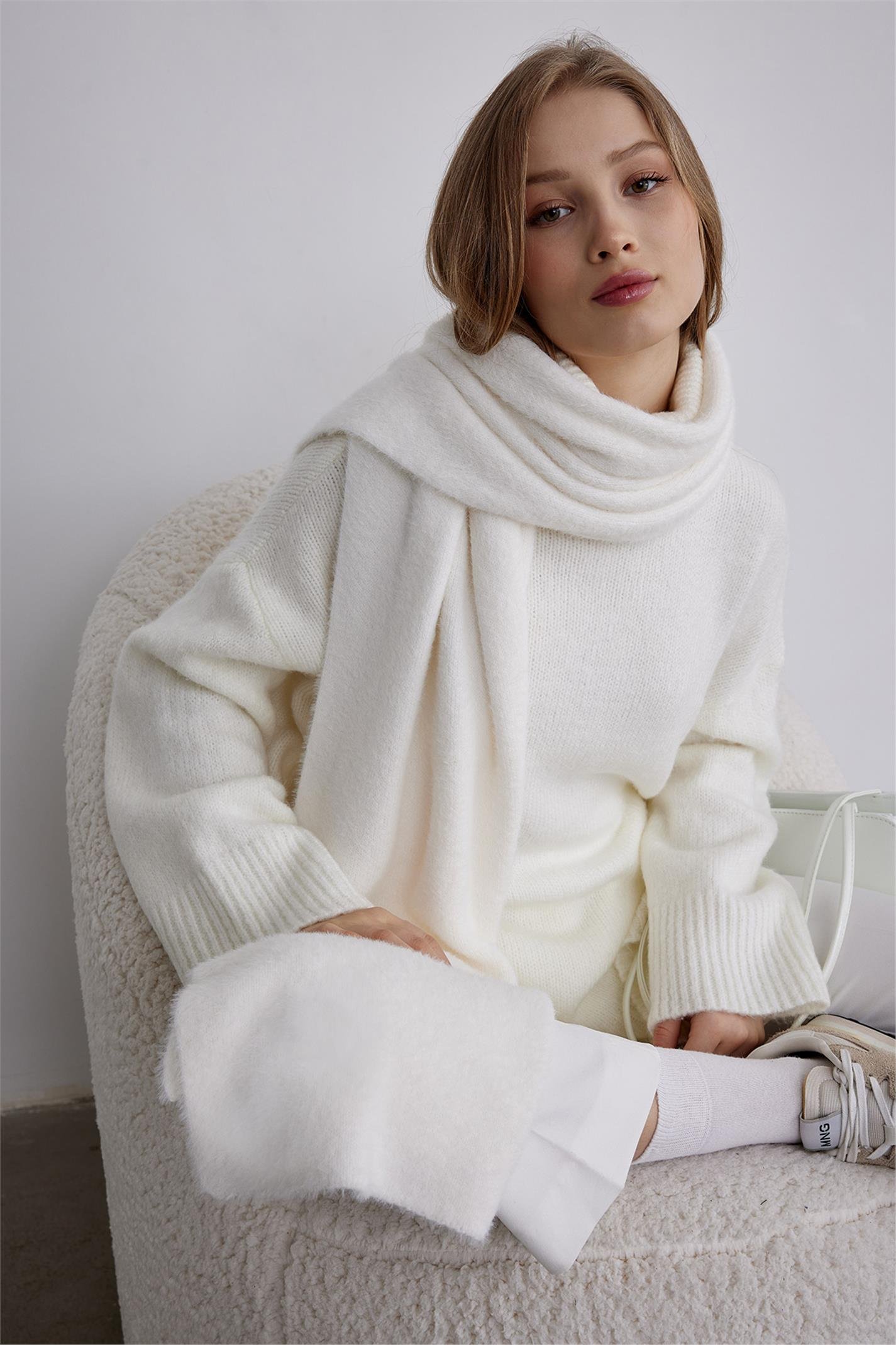 Ekru Yumuşak Dokulu Geniş Atkı