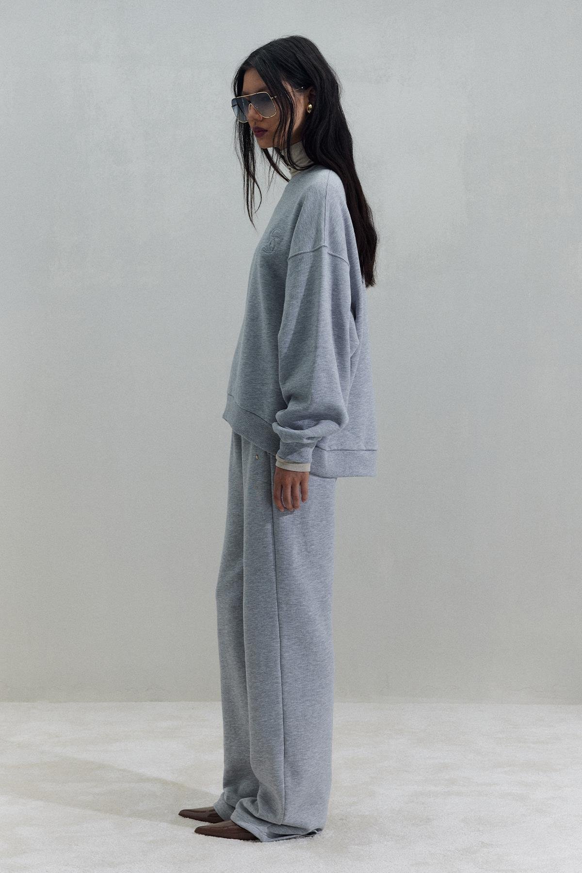 Gri Logolu Oversize Sweat