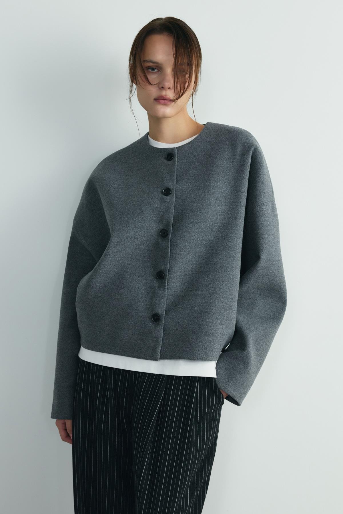 Gri Tuana Atkılı Kısa Kaşe Ceket