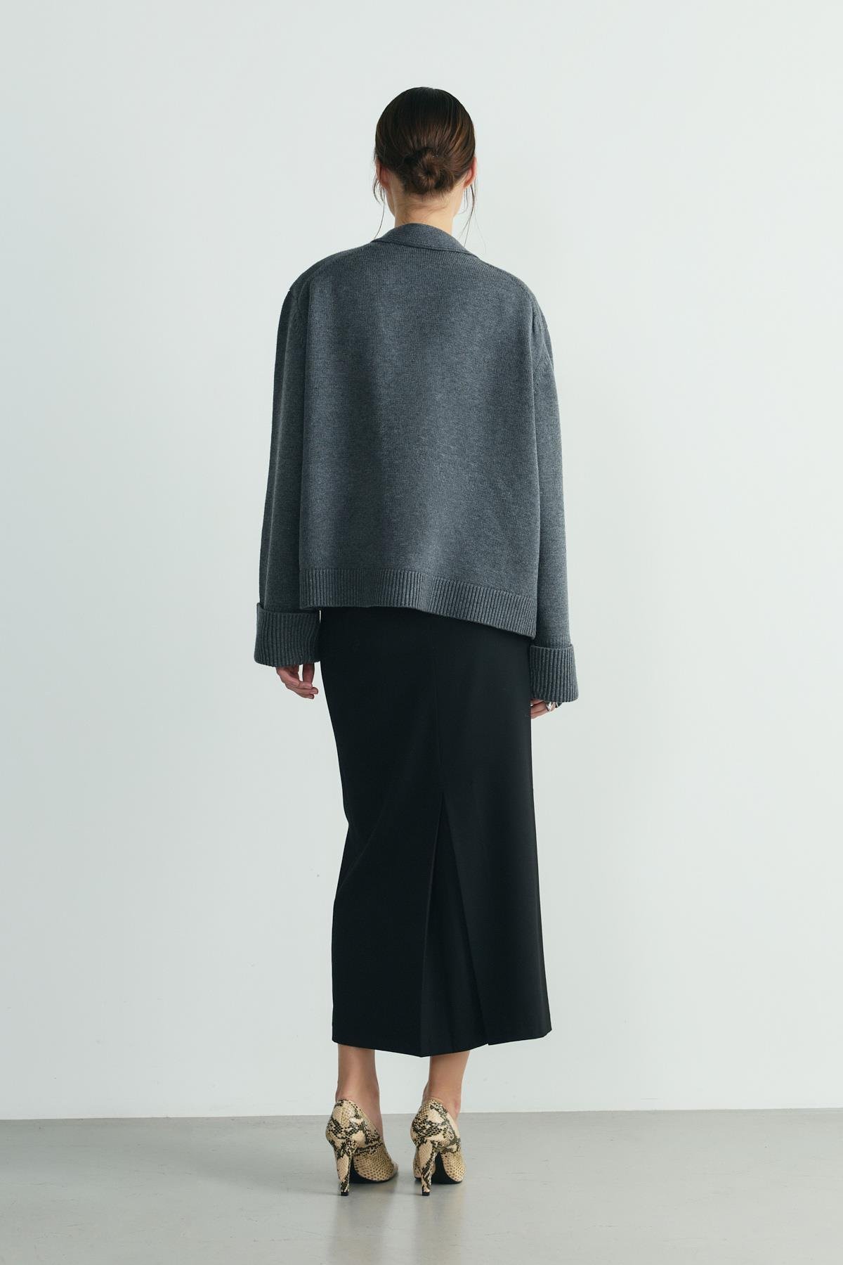 Gri Ura Triko Düğmeli Hırka