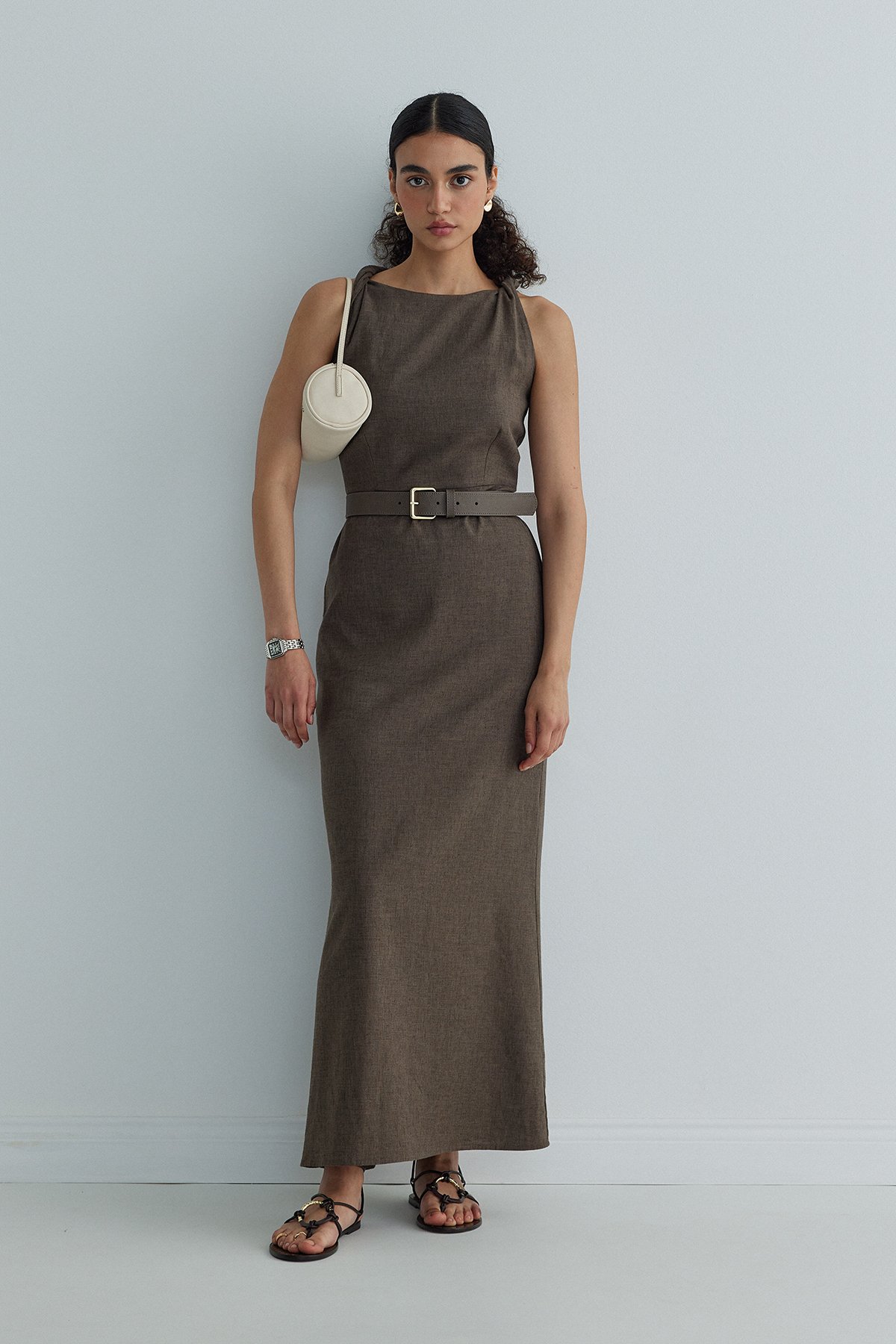 Kahverengi Breeze Omuzu Düğümlü Elbise