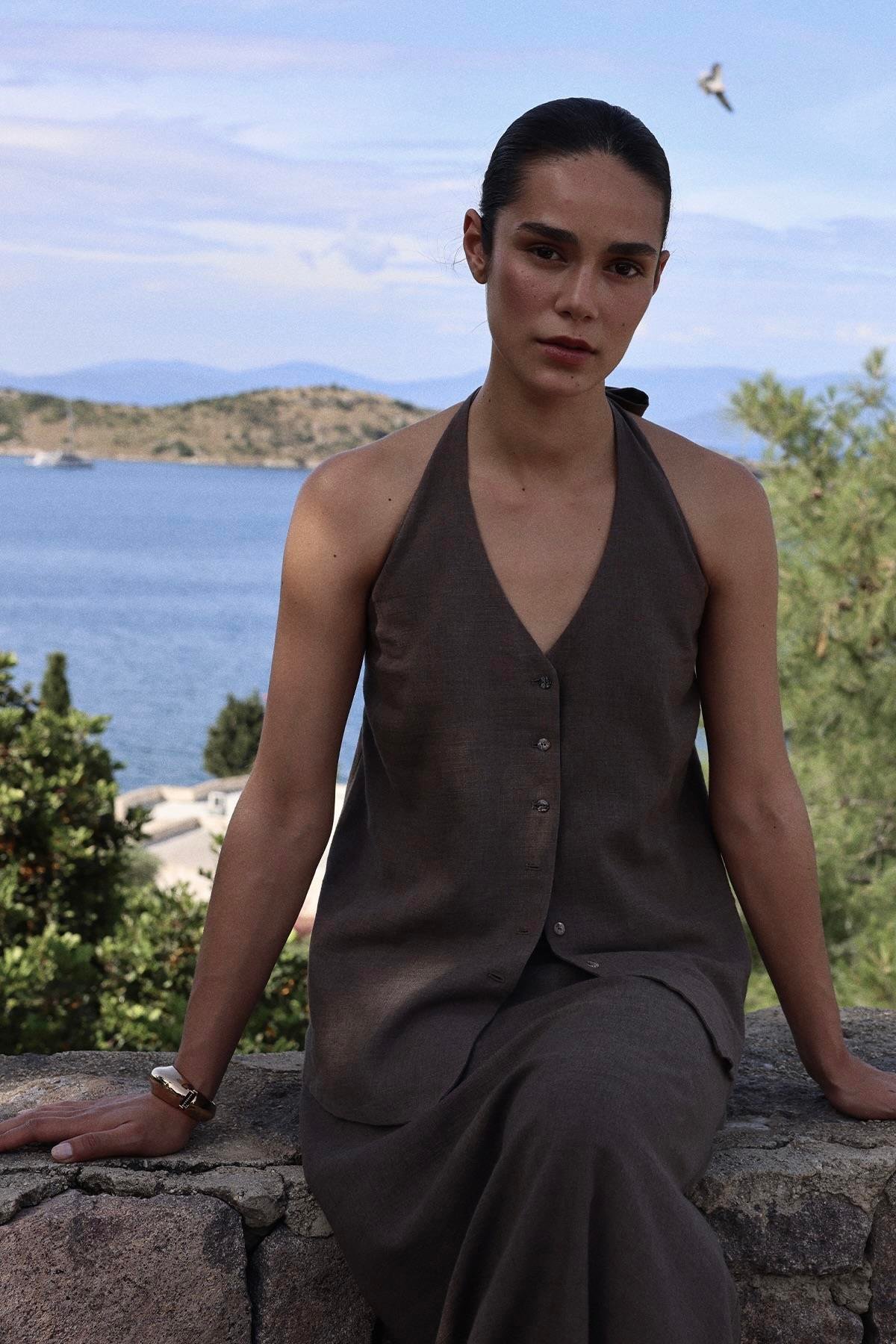 Kahverengi Serena Bağlamalı Keten Yelek Bluz