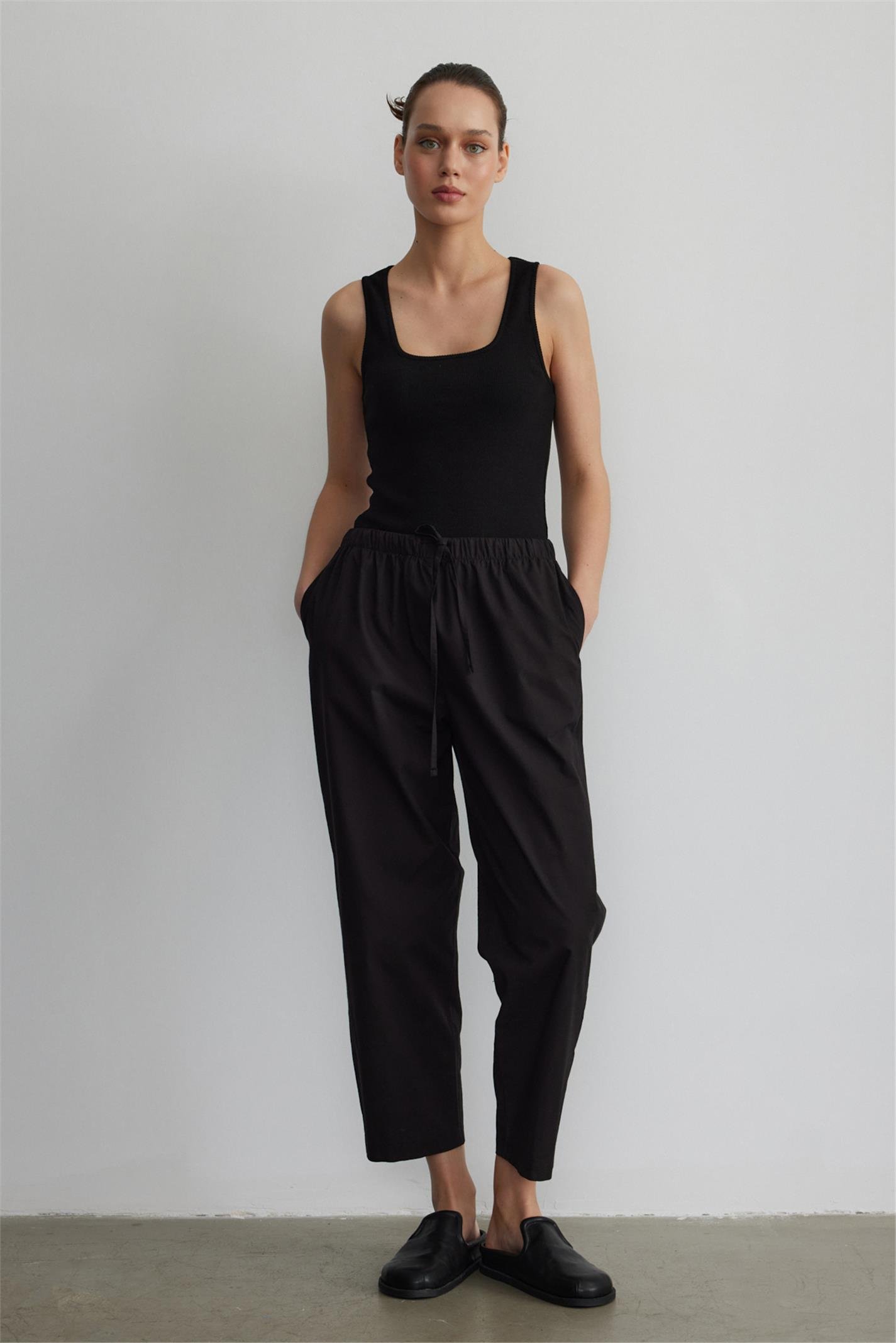 Kare Yaka Örme Atlet