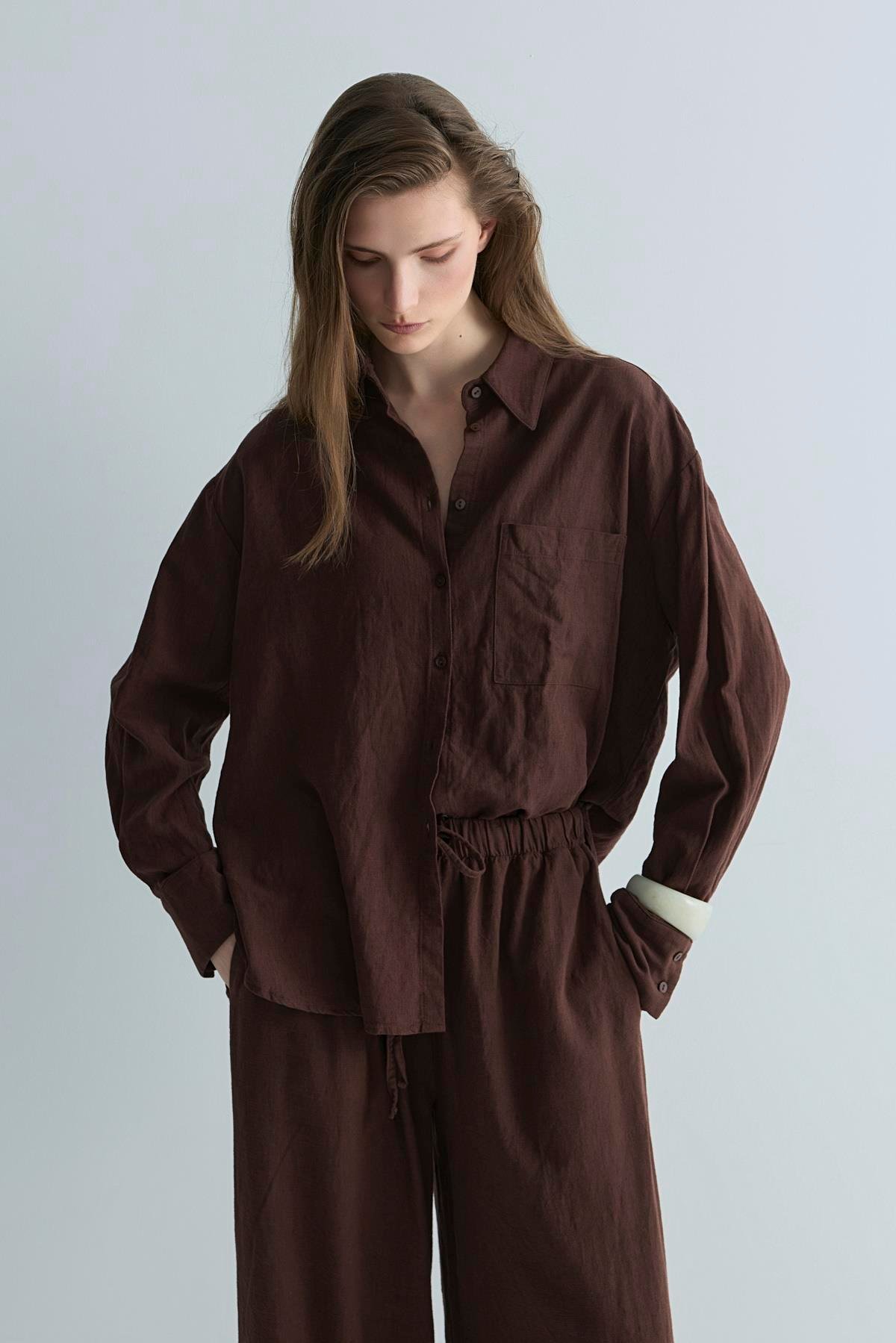 Koyu Kahve Serin Oversize Keten Gömlek