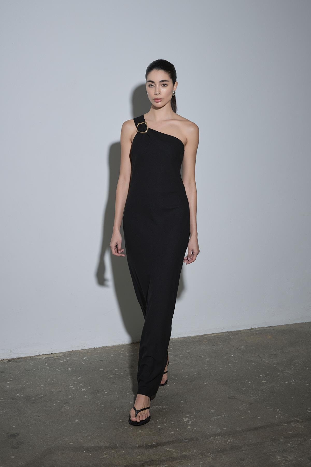 Siyah Abel Tek Omuzlu Keten Elbise