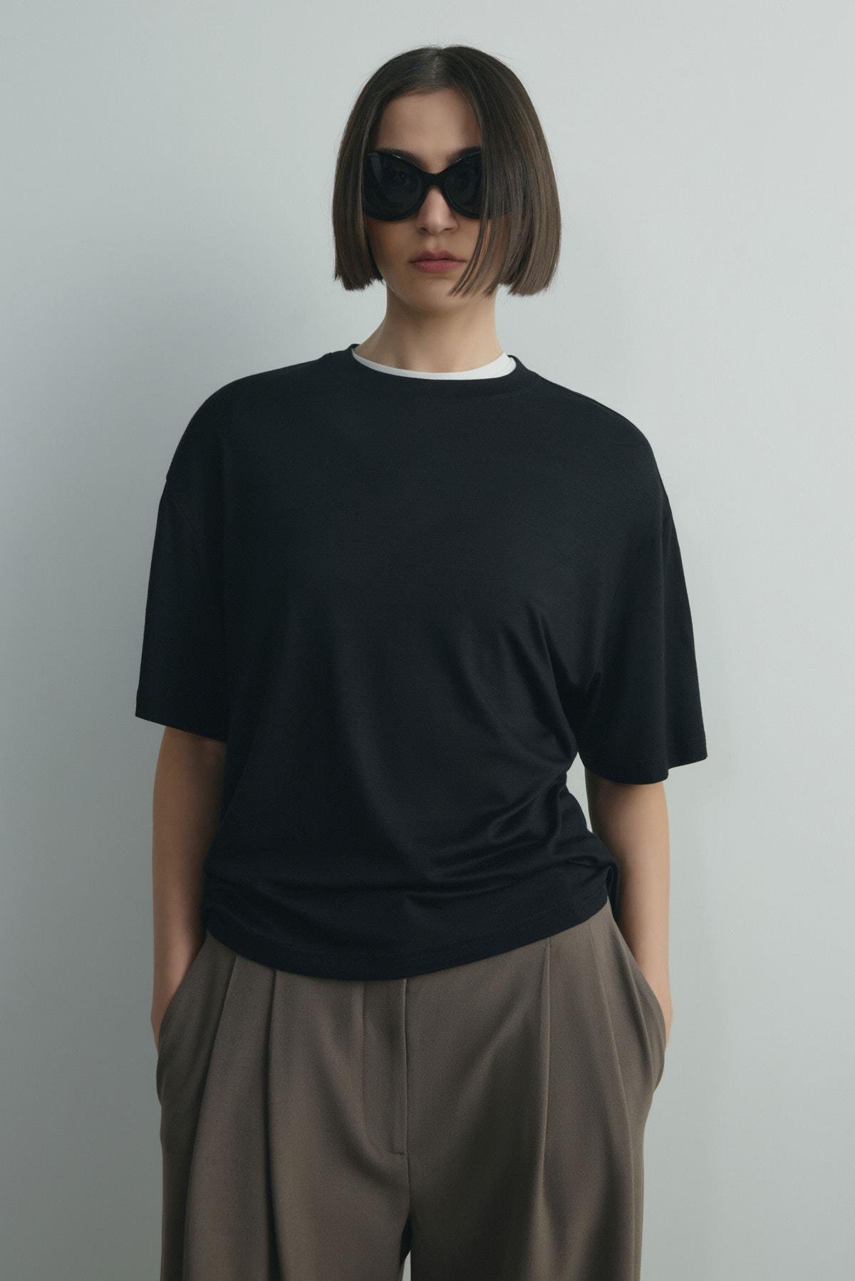 Siyah Atlas Basic Tişört