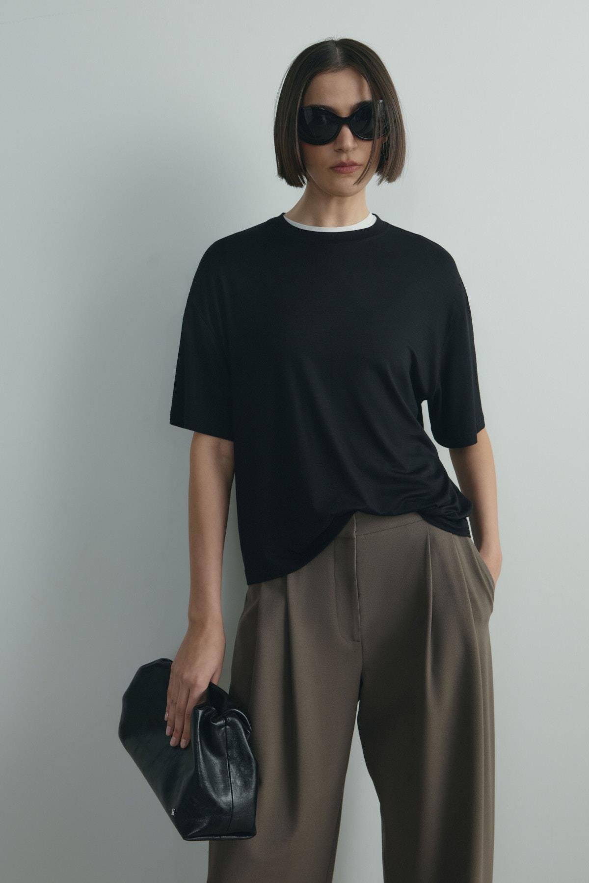 Siyah Atlas Basic Tişört