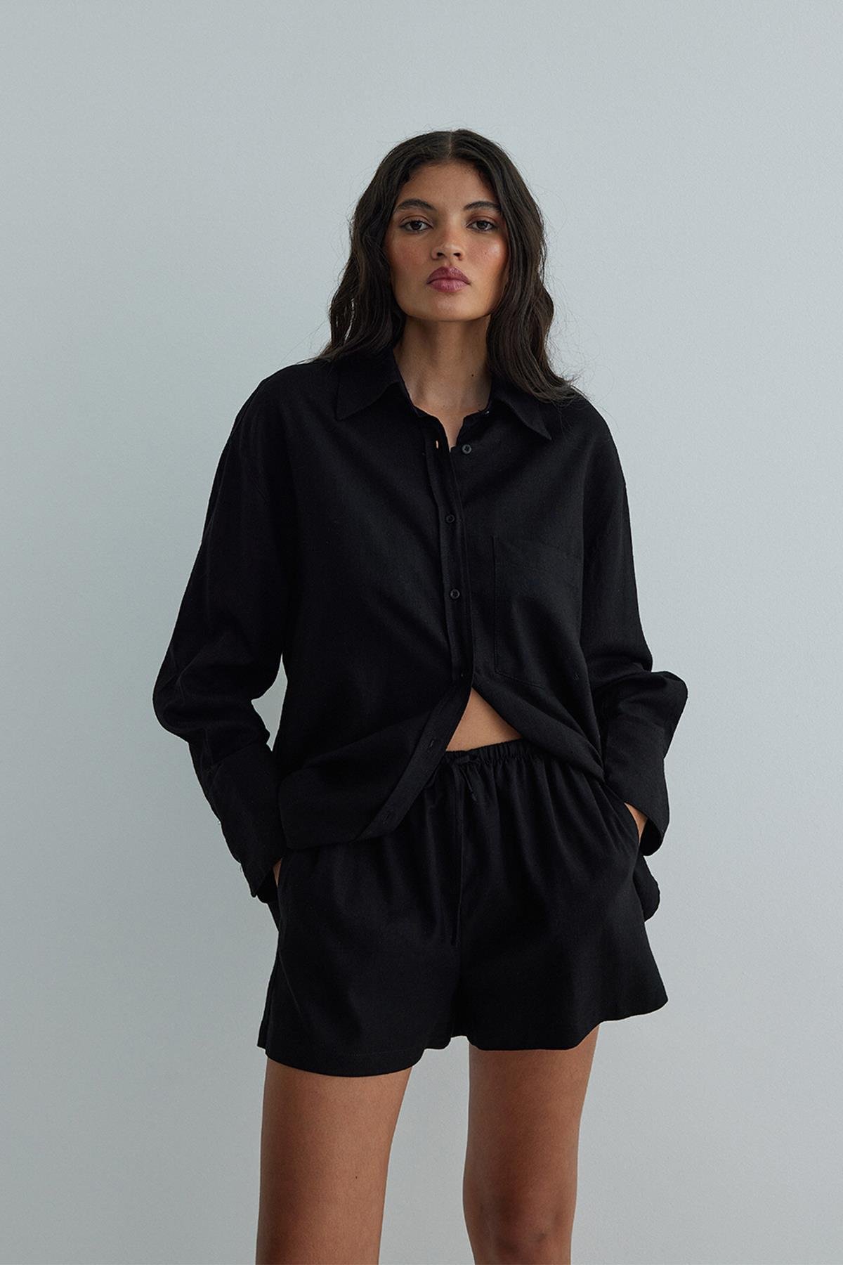 Siyah Barley Lastikli Keten Şort