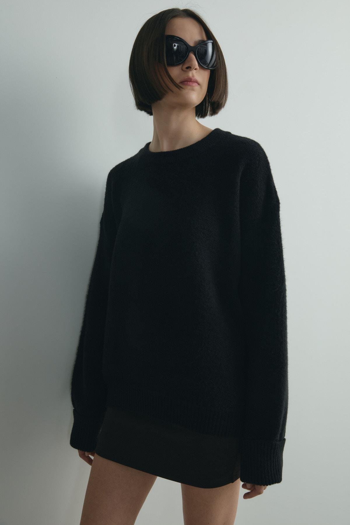 Siyah Bella Oversize Kazak