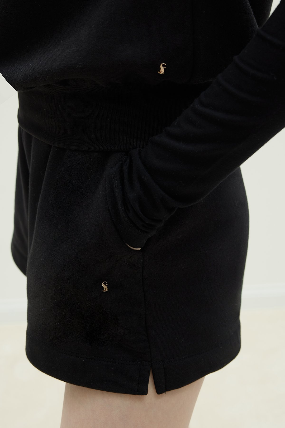 Siyah Ena Pamuklu Şort