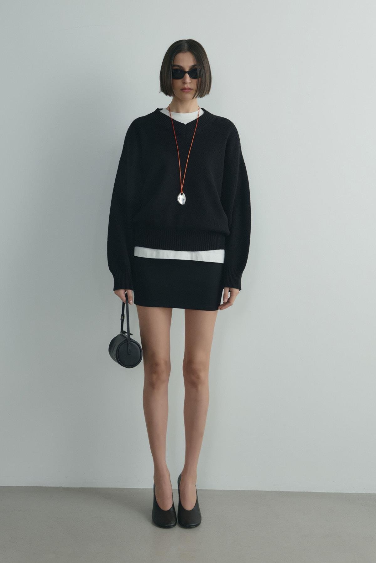 Siyah Fade V Yaka Kazak