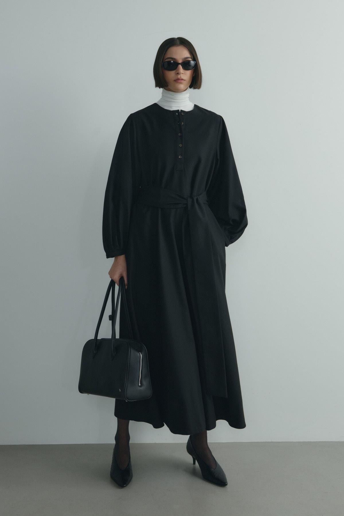 Siyah Kaia Düğmeli Maxi Elbise