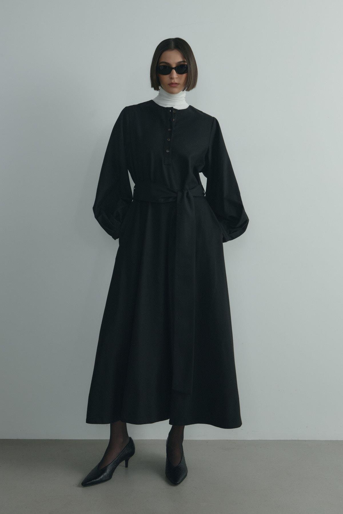 Siyah Kaia Düğmeli Maxi Elbise