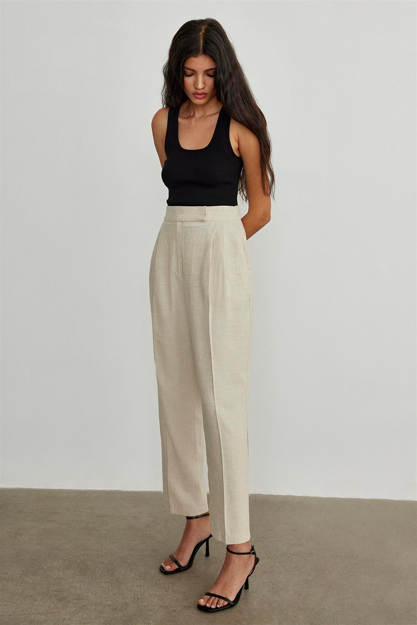 Siyah Kare Yaka Örme Atlet