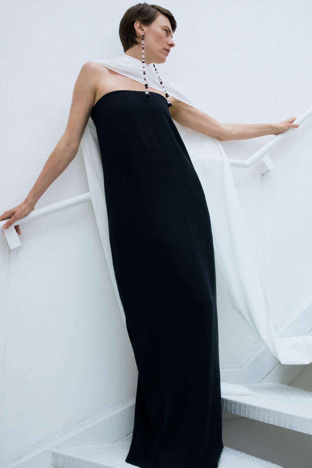 Siyah Kay Straplez Elbise